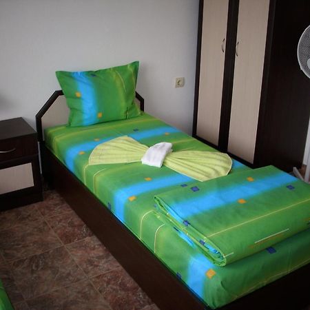 Georgievi Guest House Pomorie Bagian luar foto