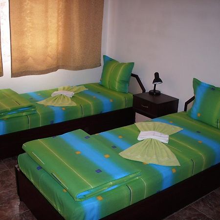 Georgievi Guest House Pomorie Bagian luar foto
