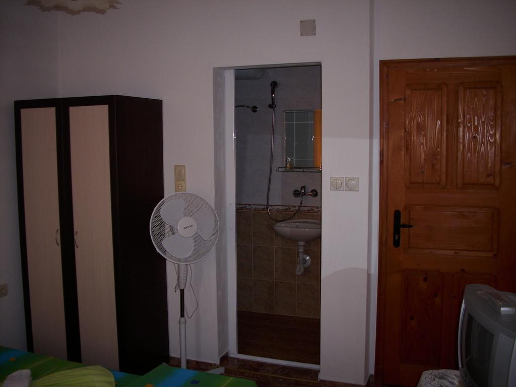 Georgievi Guest House Pomorie Bagian luar foto