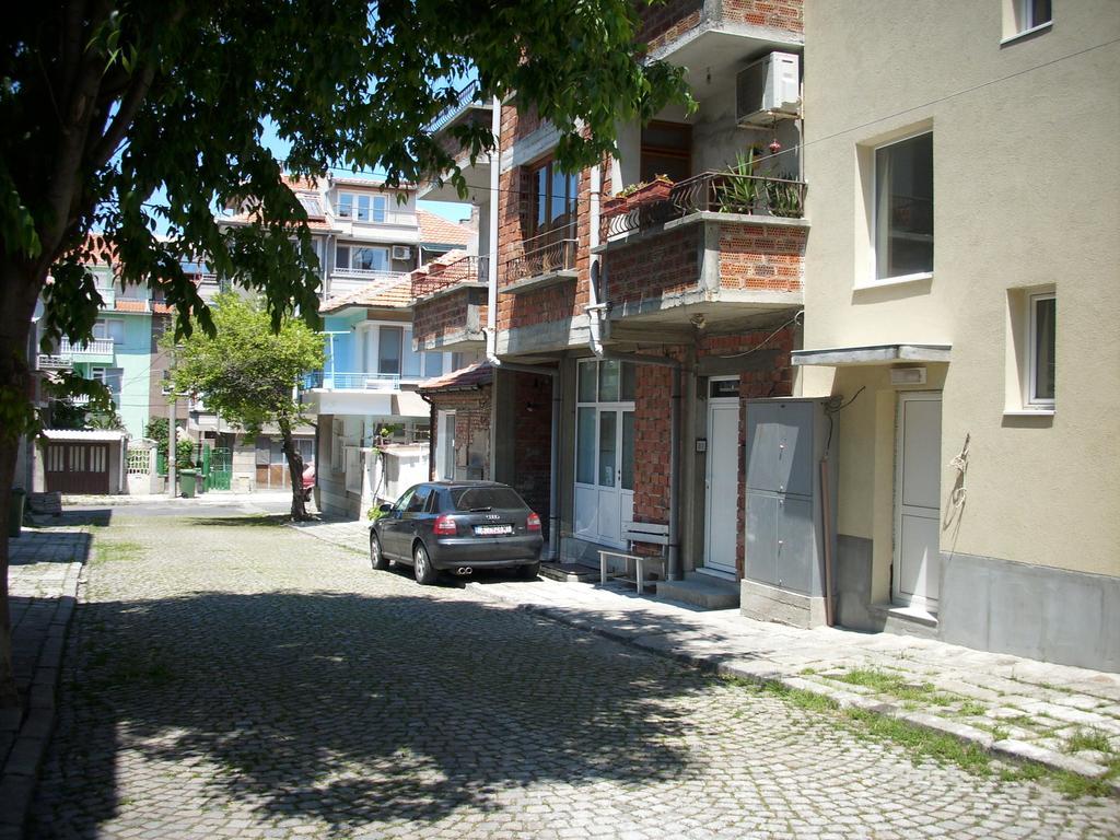Georgievi Guest House Pomorie Bagian luar foto