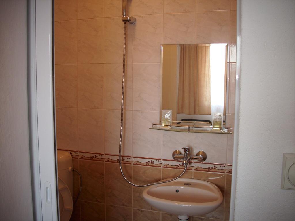 Georgievi Guest House Pomorie Bagian luar foto