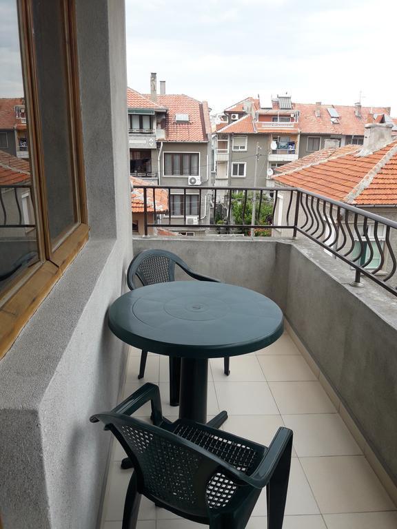 Georgievi Guest House Pomorie Bagian luar foto