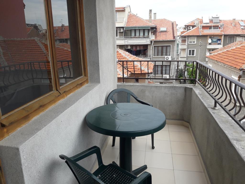 Georgievi Guest House Pomorie Bagian luar foto