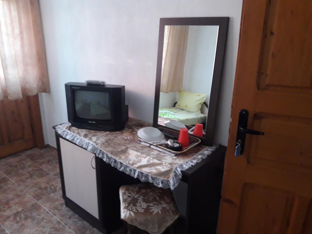 Georgievi Guest House Pomorie Bagian luar foto